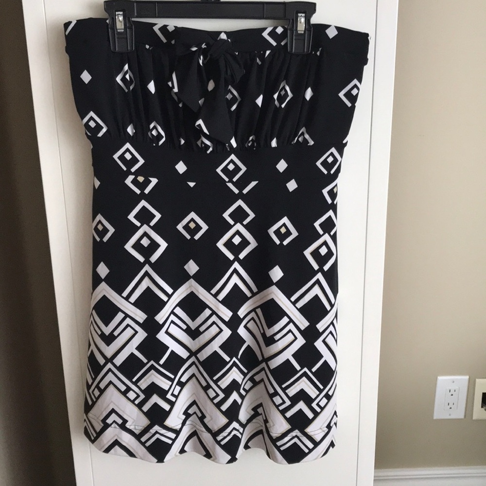 White House Black Market Strapless Top